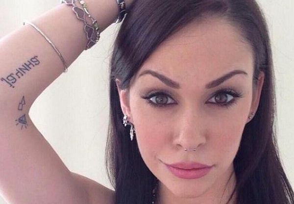 Valentina Dallari, tronista di Uomini e Donne scrive su Facebook dopo la rottura con Andrea Valentina Dallari, tronista di Uomini e Donne scrive su Facebook dopo la rottura con Andrea