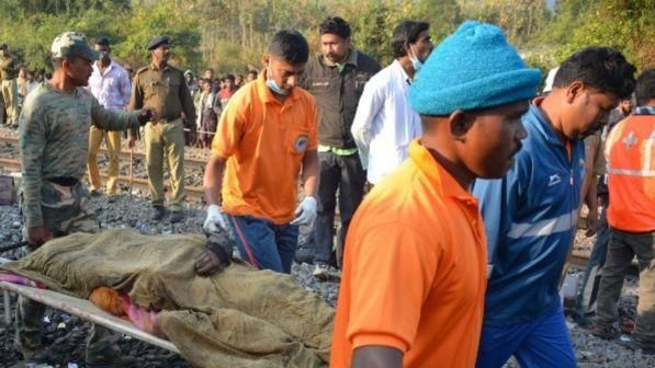 Deraglia treno in India : 5 morti Deraglia treno in India : 5 morti