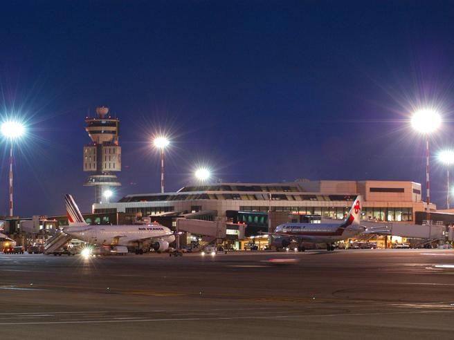 UFO a Malpensa? Scatta l'allarme per un oggetto in volo sull'aeroporto