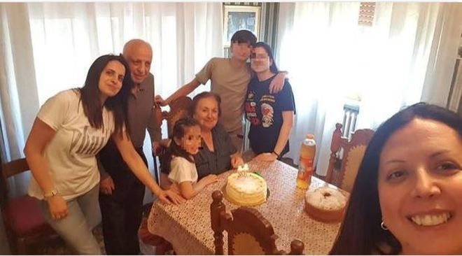 Furia omicida! Finanziere uccide la moglie e la cognata in cartoleria, poi si suicida