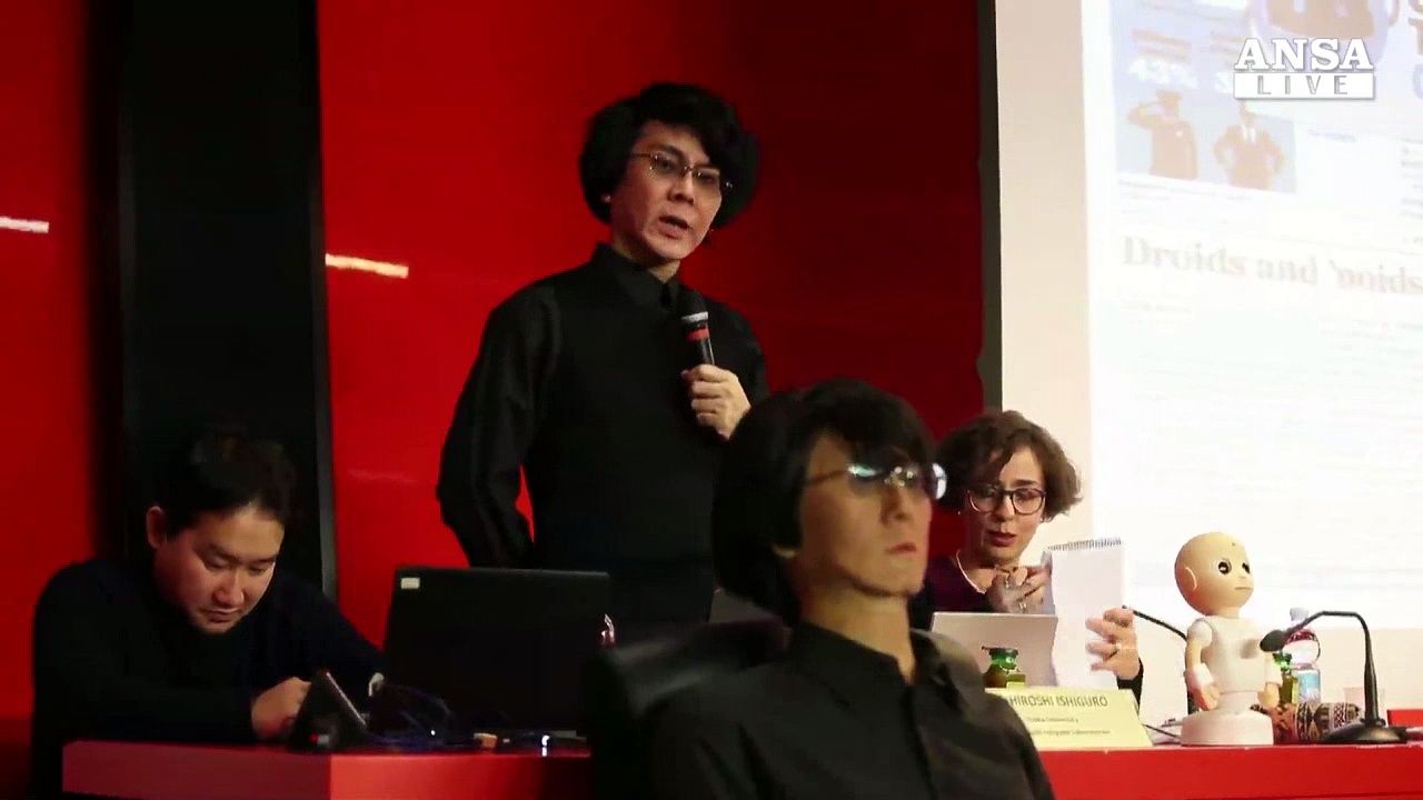 Geminoid : il robot che si muove come il suo creatore Hiroshi Ishiguru Geminoid : il robot che si muove come il suo creatore Hiroshi Ishiguru