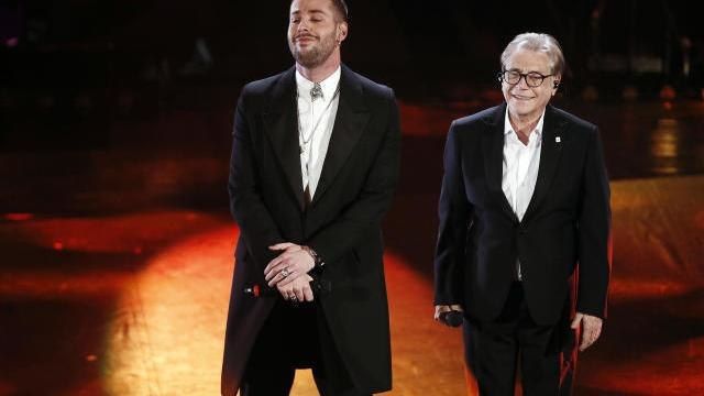 Andiamo a comprare un cd e torniamo! Per Nino D'Angelo e Livio Cori non c'è niente da fare
