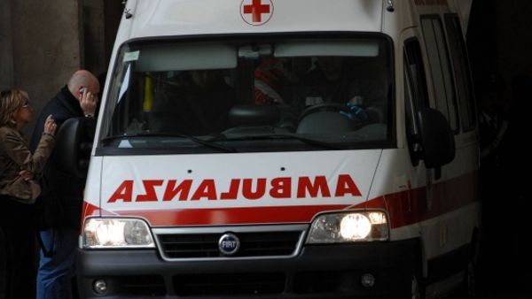 Bimbo muore strangolato mentre gioca con la borsa della madre Bimbo muore strangolato mentre gioca con la borsa della madre
