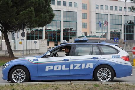 Sparatoria a Napoli : quattro feriti Sparatoria a Napoli : quattro feriti