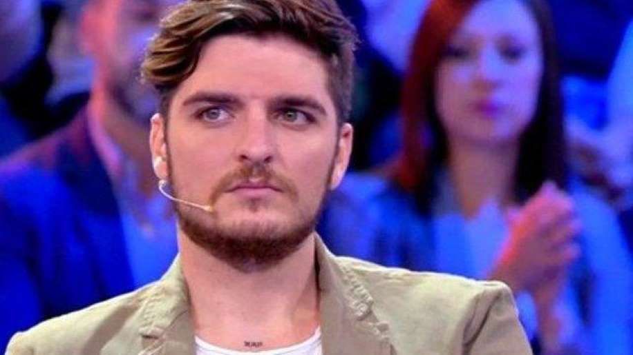 Grande Fratello/ Luigi Favoloso ad Alberto : L'ho fatto con tre qui dentro Grande Fratello/ Luigi Favoloso ad Alberto : L'ho fatto con tre qui dentro