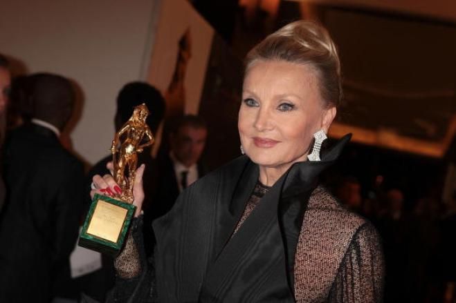 Barbara Bouchet vive con 511 euro di pensione: Sono fiera del successo di mio figlio Alessandro Borghese
