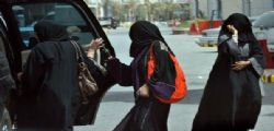 Arabia Saudita : Nessun divieto di guida per le donne Arabia Saudita : Nessun divieto di guida per le donne