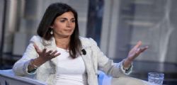 Il sindaco Virginia Raggi annuncia il rimpatrio di 14 nomadi con l'incentivo del Campidoglio Il sindaco Virginia Raggi annuncia il rimpatrio di 14 nomadi con l'incentivo del Campidoglio