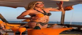 Sara Licata in vacanza relax a Ibiza: è la nuova Gianluca Vacchi? Sara Licata in vacanza relax a Ibiza: è la nuova Gianluca Vacchi?