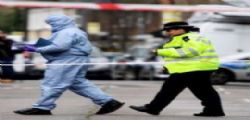 Londra Violenta : quindicenne ucciso a coltellate, arrestati 3 adolescenti Londra Violenta : quindicenne ucciso a coltellate, arrestati 3 adolescenti