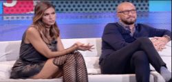 Melissa Satta senza gli slip a Tiki Taka