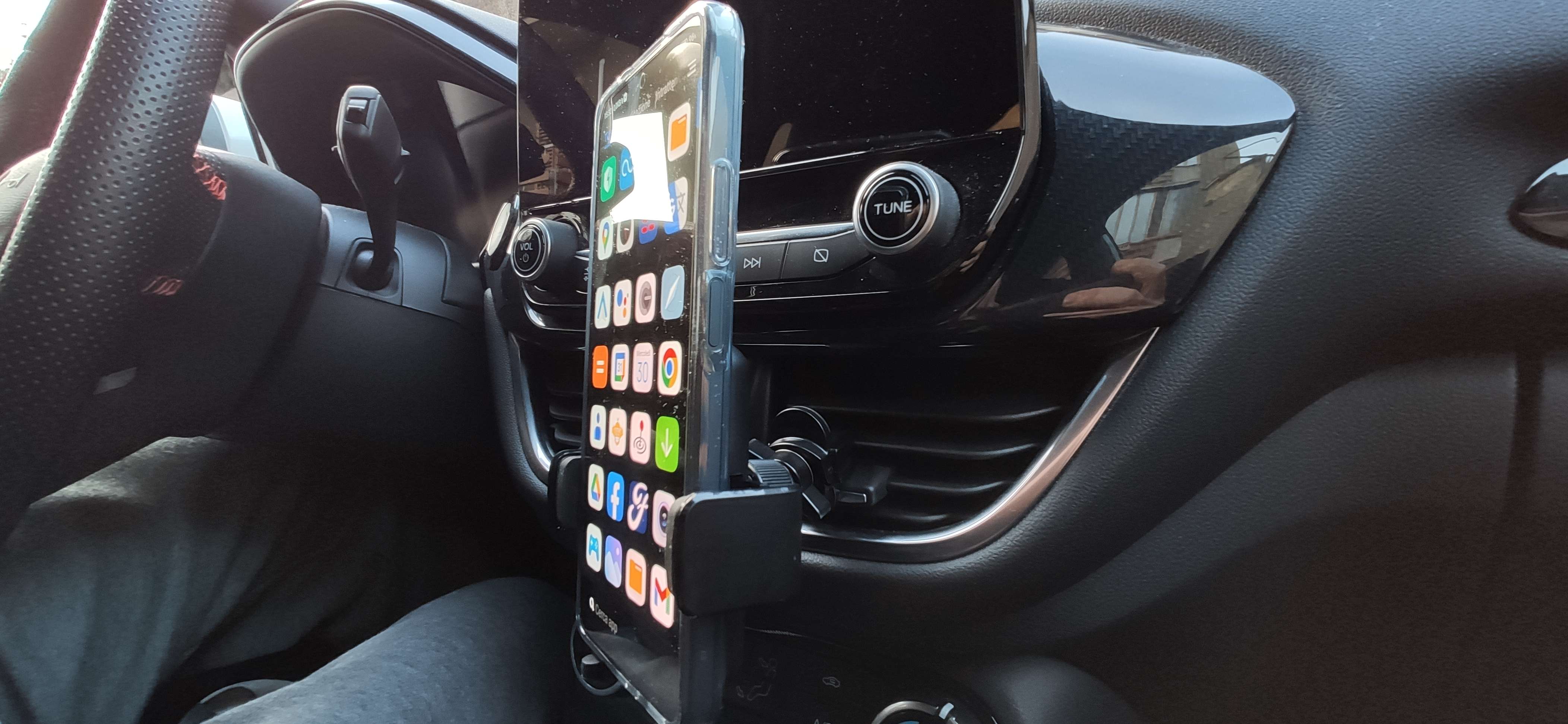 Celly - supporti per auto universali - Recensione