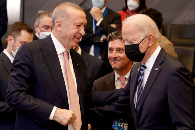 Presidente USA Biden incontra Erdogan e critica S-400