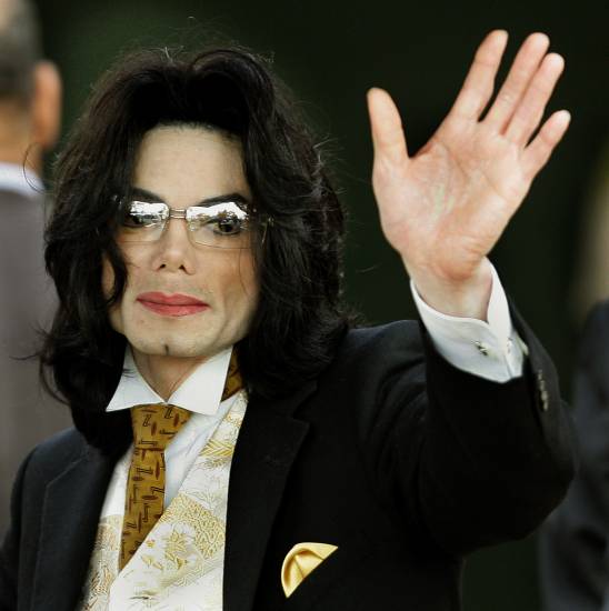 Disney+ nella bufera per Michael Jackson. I fan: Non cancellerete la sua eredità