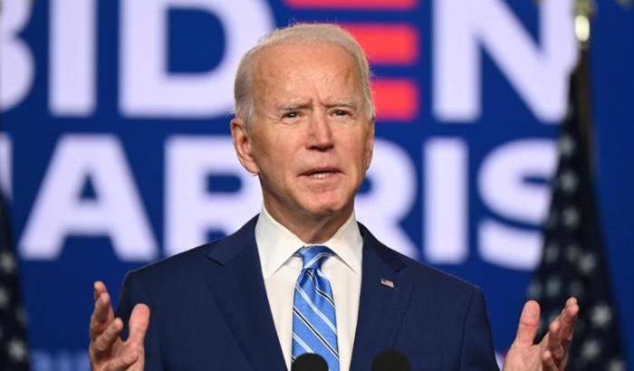 Stati Uniti : sondaggio popolarità Biden a minimi