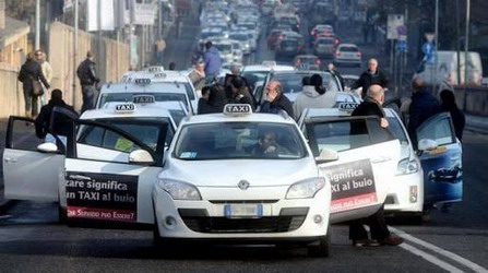 Campania : Richiesta urgente di sostegno economico per la categoria taxi