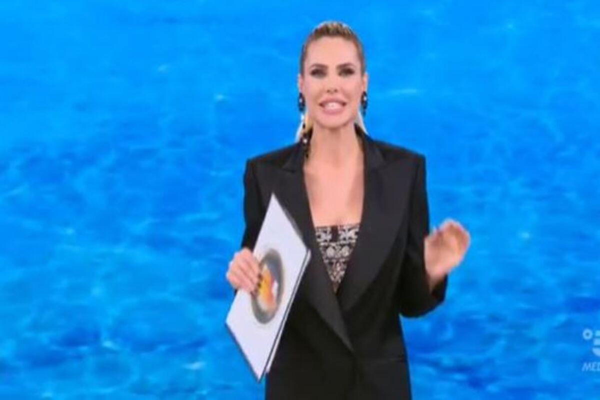 splendida elettra Splendida Elettra Lamborghini... il vestito da 1300 euro : tutti gli outfit dell